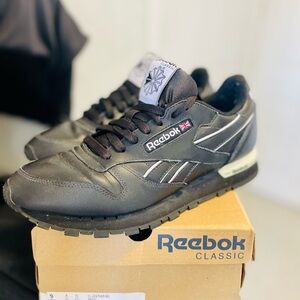 Reebok Classic Men's Leather Black  Sneakers